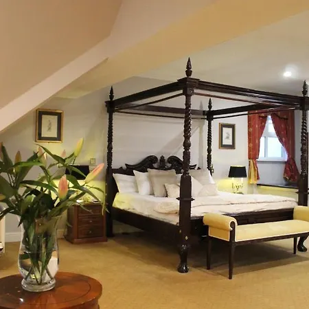 Abbey Court מלון 3*
