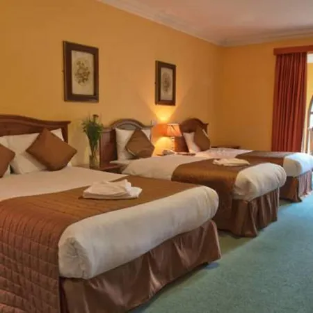 Abbey Court 3*
