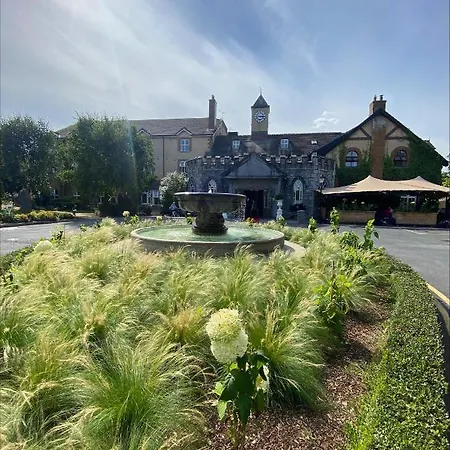 Abbey Court מלון