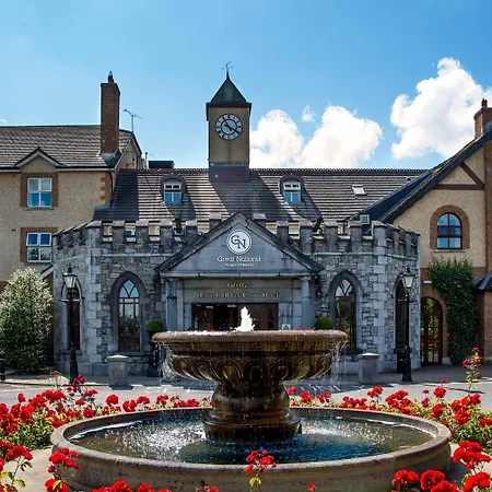 Abbey Court Нина