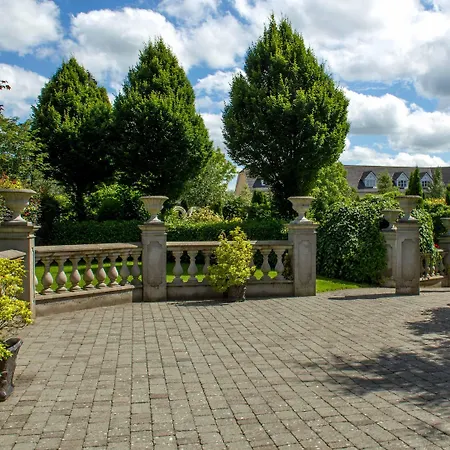 Abbey Court 3* Нина