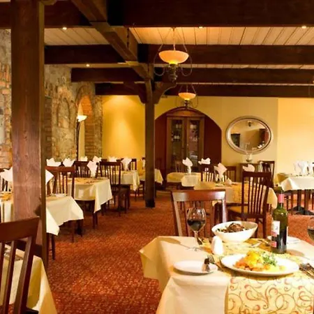 מלון Abbey Court 3*